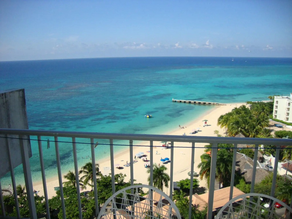 Beach & Waterfront