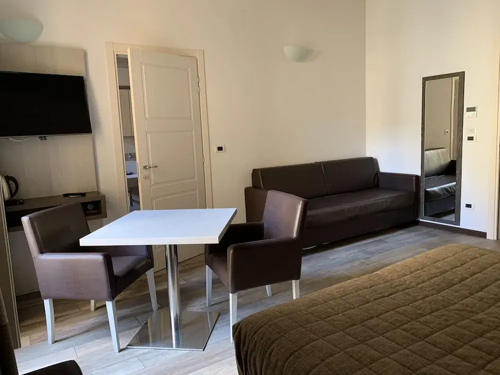 Standard Double room with balcony (full double bed)