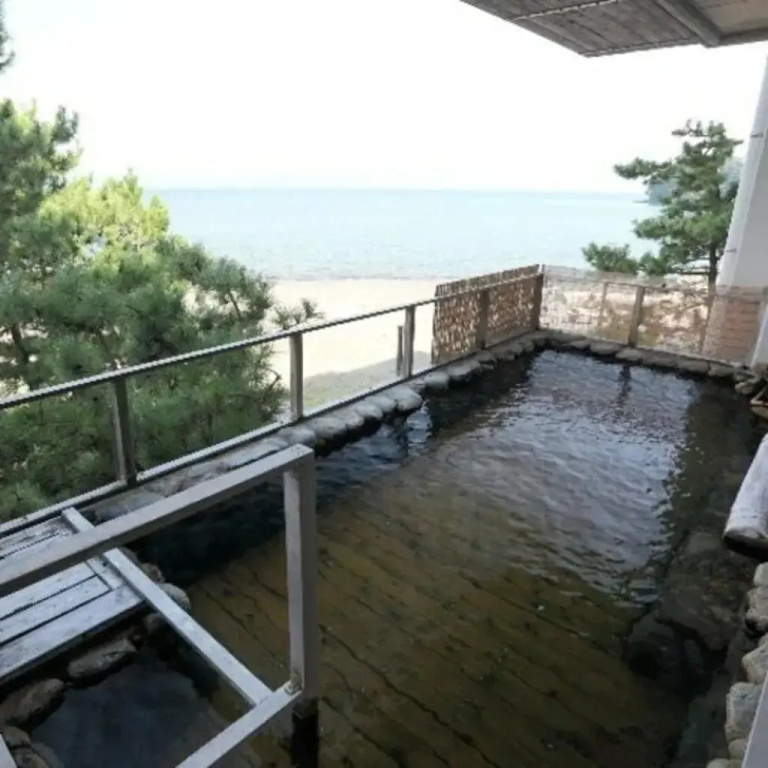 Beach & Waterfront