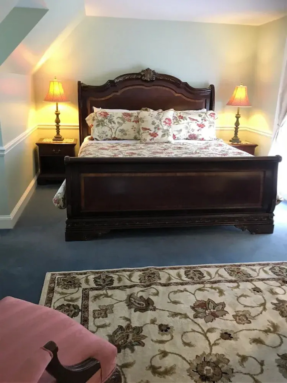 Double Suite with balcony (full double bed)