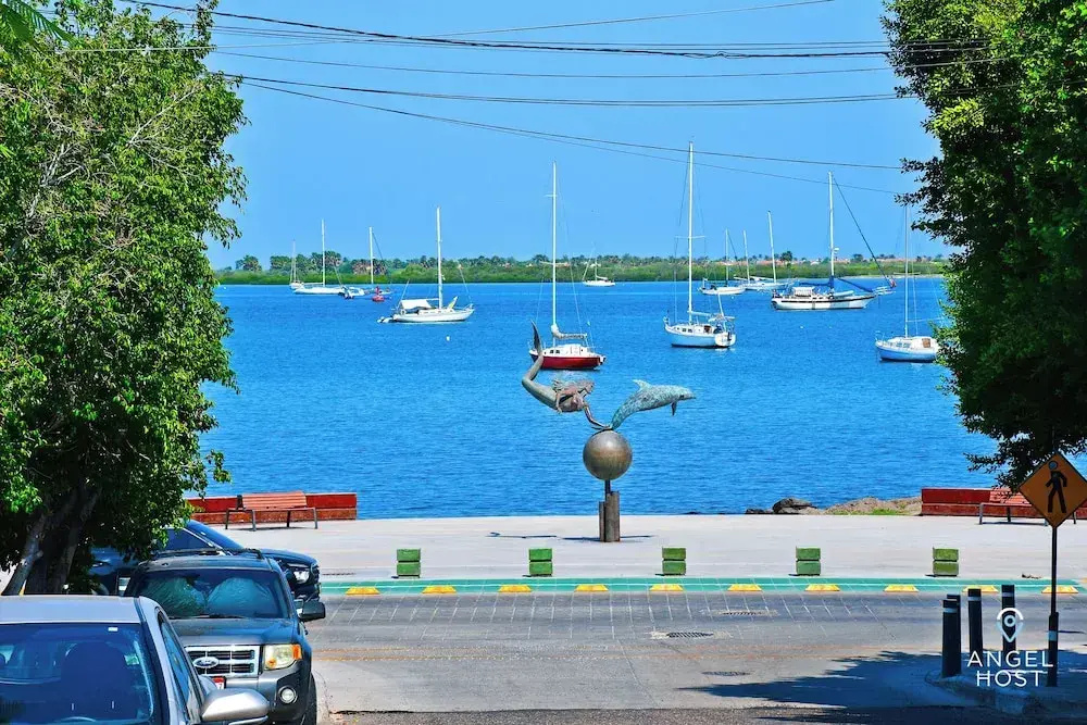 Cozy Stay with onsite Pool Near Malecon