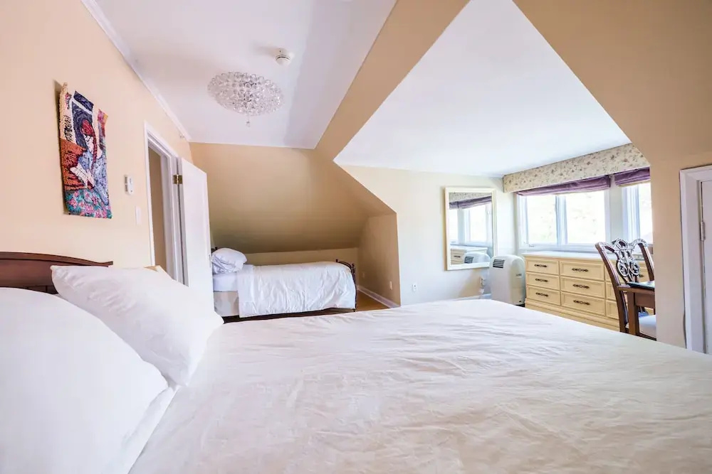 Monroe House Executive Suites - Chambres