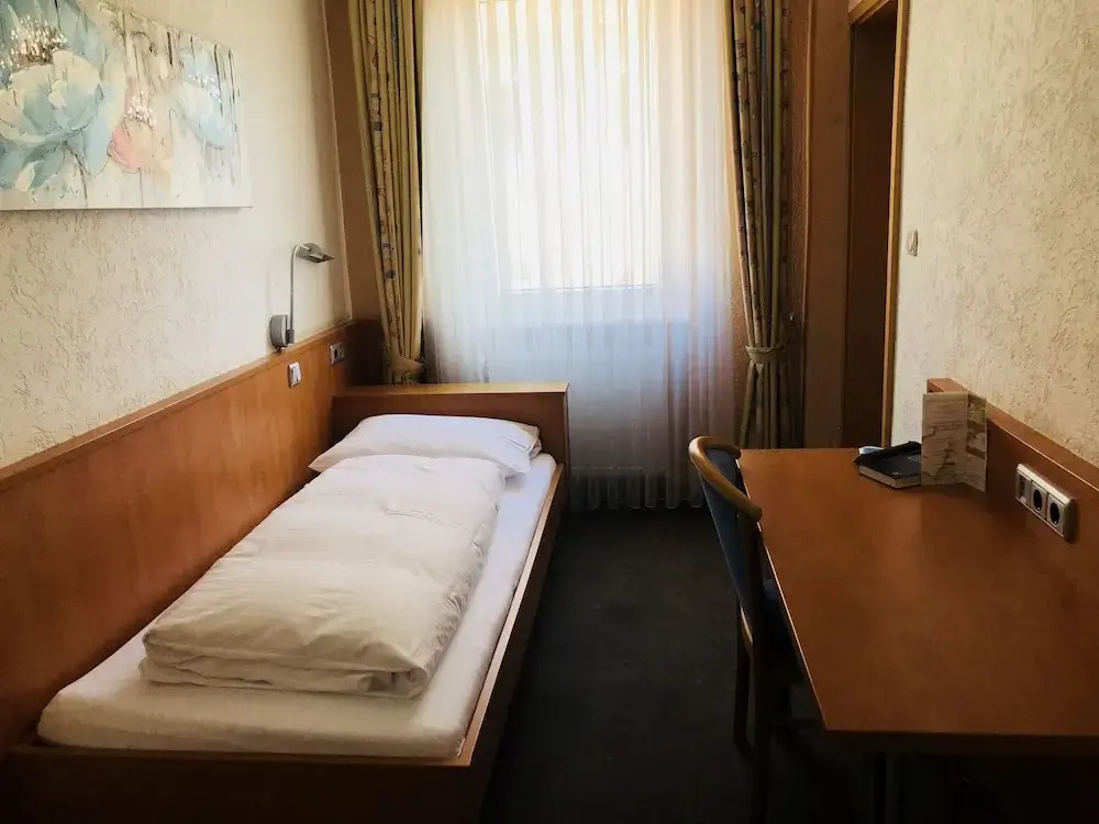 Economy room