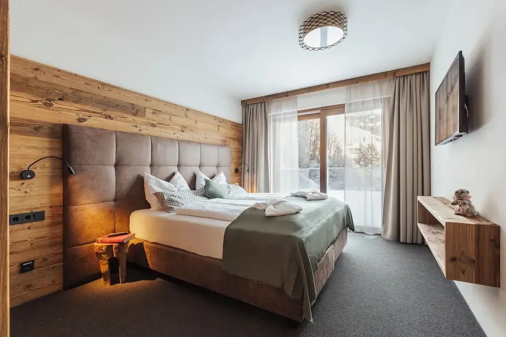 1 Bedroom Apartment with balcony and with mountain view