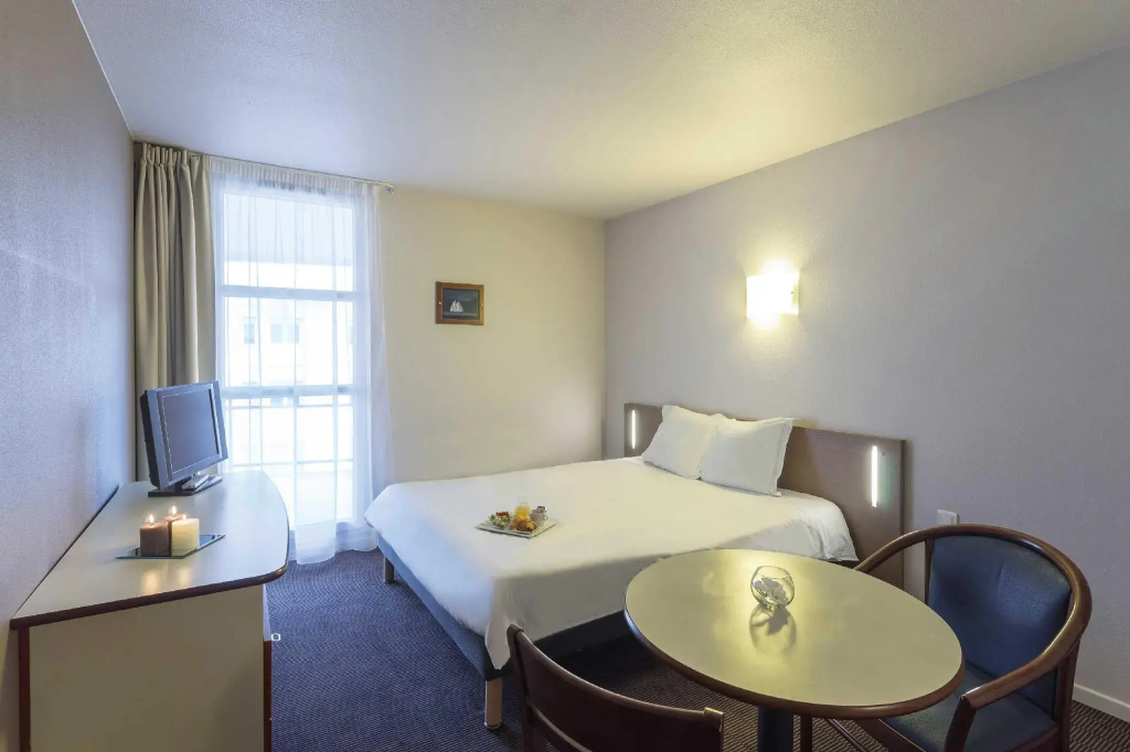 Double Studio (full double bed)