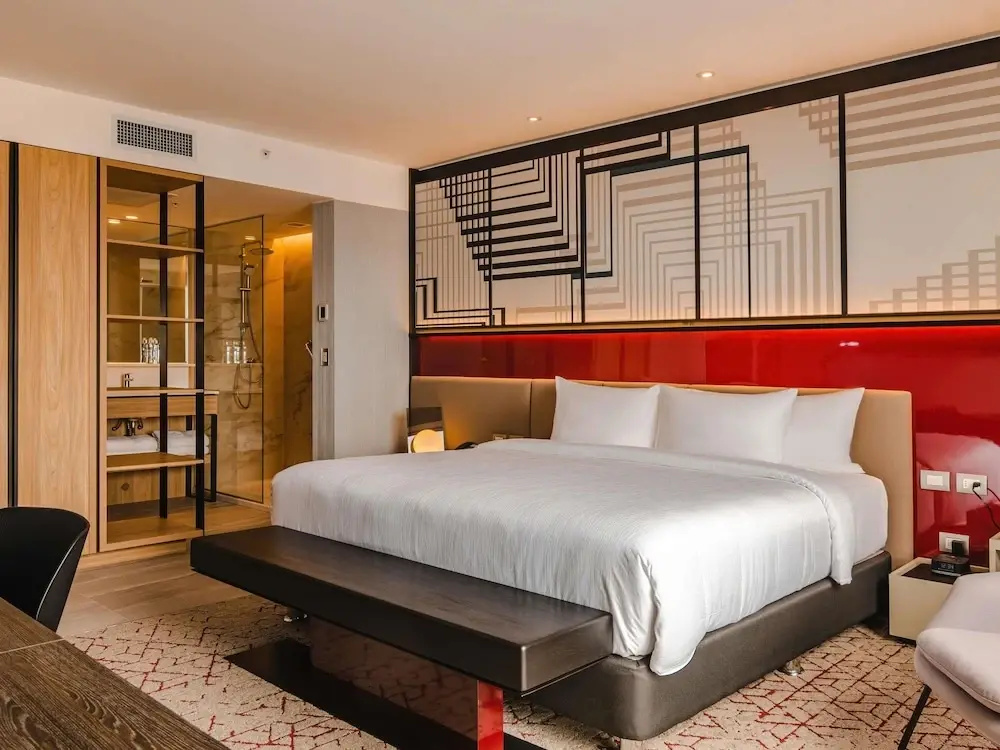 Executive Double Club Suite (full double bed)
