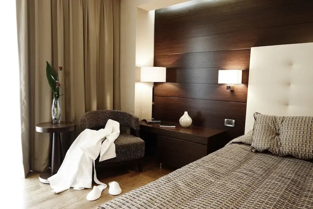 Standard Double room with balcony (full double bed)