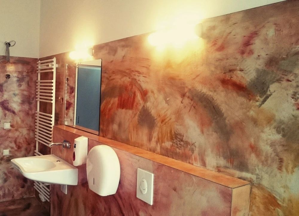 Economy room