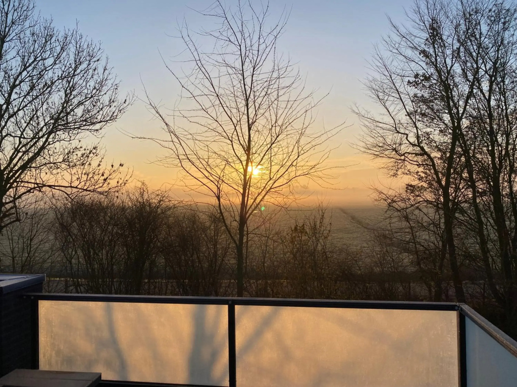 GREEN VILLA - Nachhaltiger Urlaub am Veluwemeer - großer Garten - Dachterrasse mit Meerblick - bis 2 Hunde inklusive