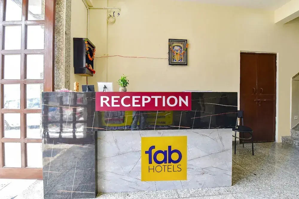 Fabhotel Diamond I