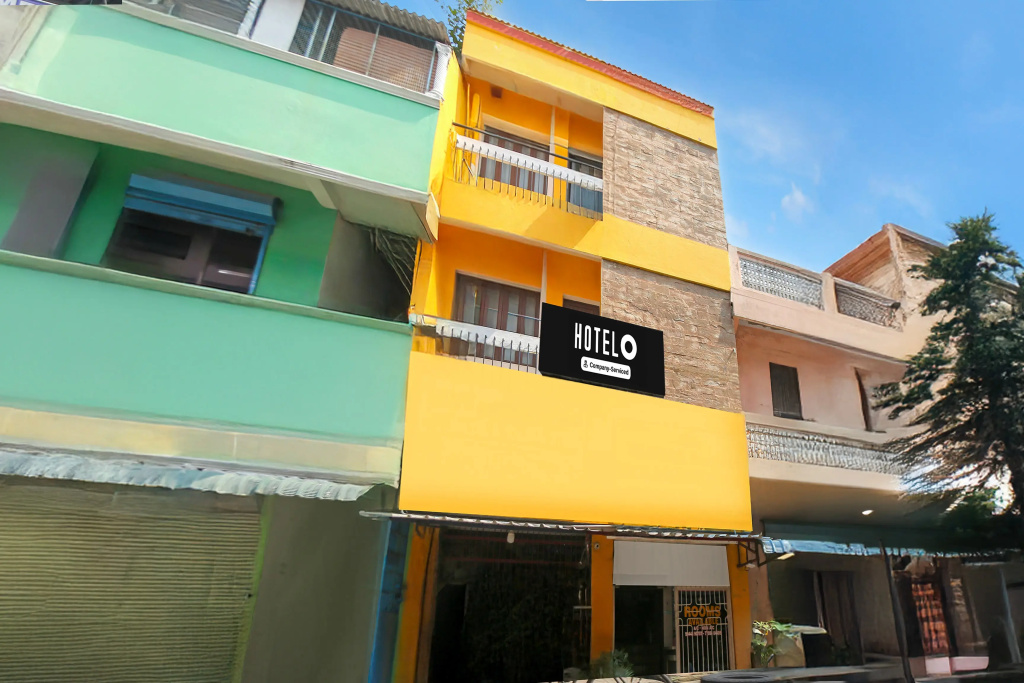 OYO 23455 Varsha Residency