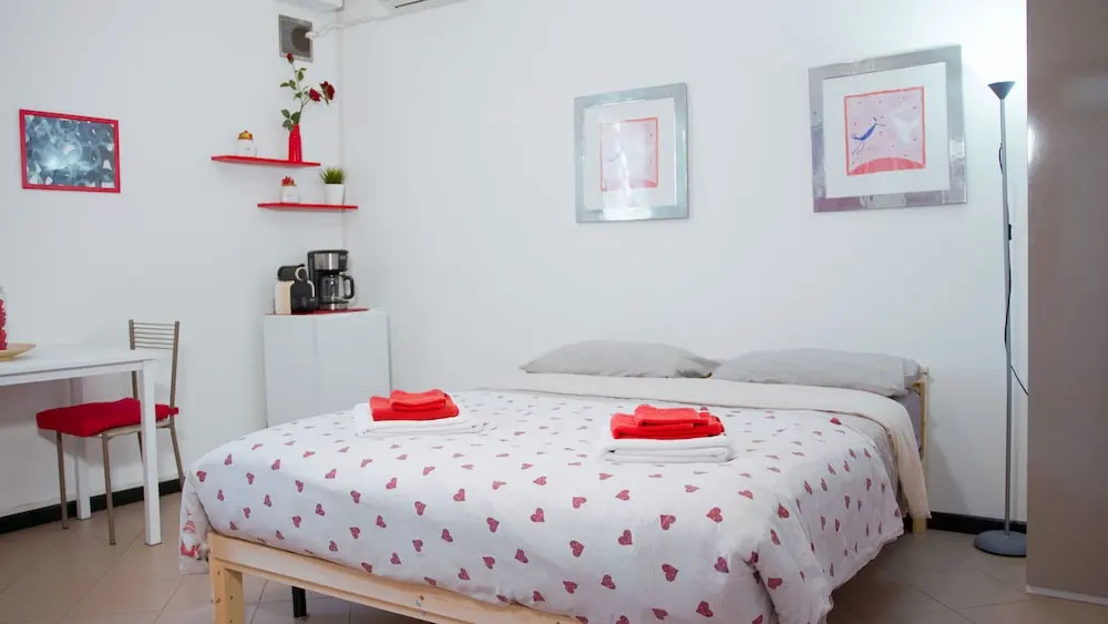 1 Bed-sleeps 2-aircon-town Centre-free Parking