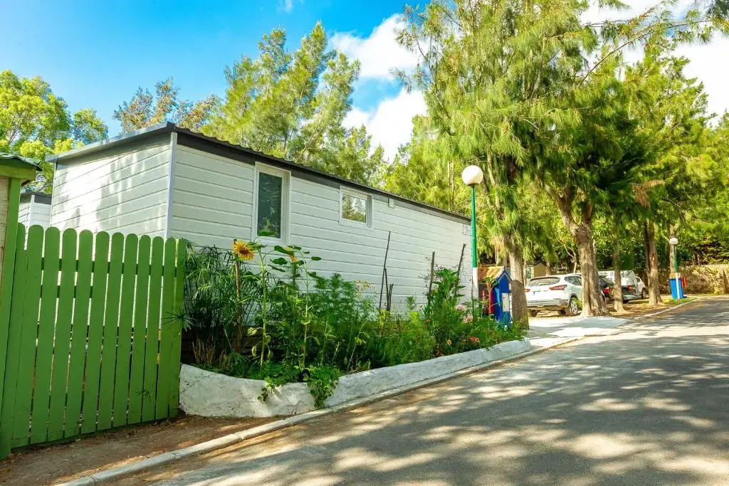 2 Bedrooms Bungalow