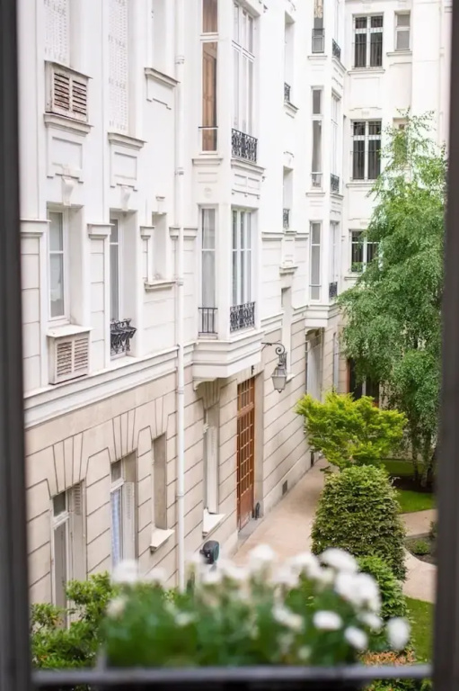 Splendid 5BR Family Apartment - Trocadero