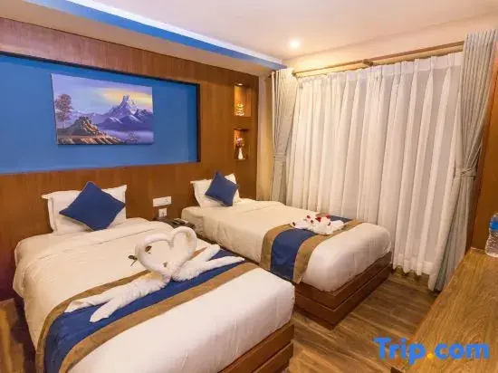 Deluxe Double room (full double bed)