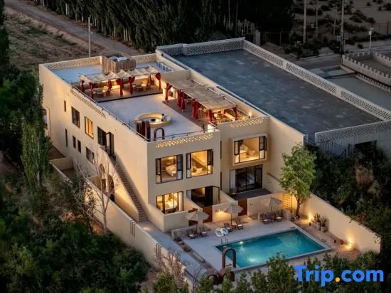 Dunjiang Jianmo Resort Homestay (Mingsha Mountain & Crescent Spring Branch)