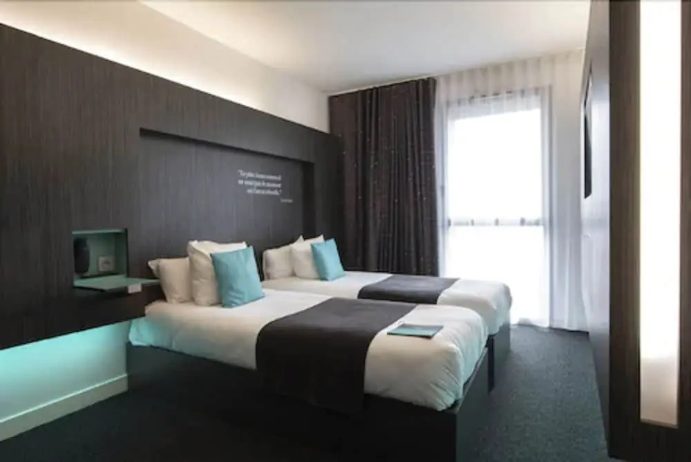 Standard Double room with city view (twin beds)