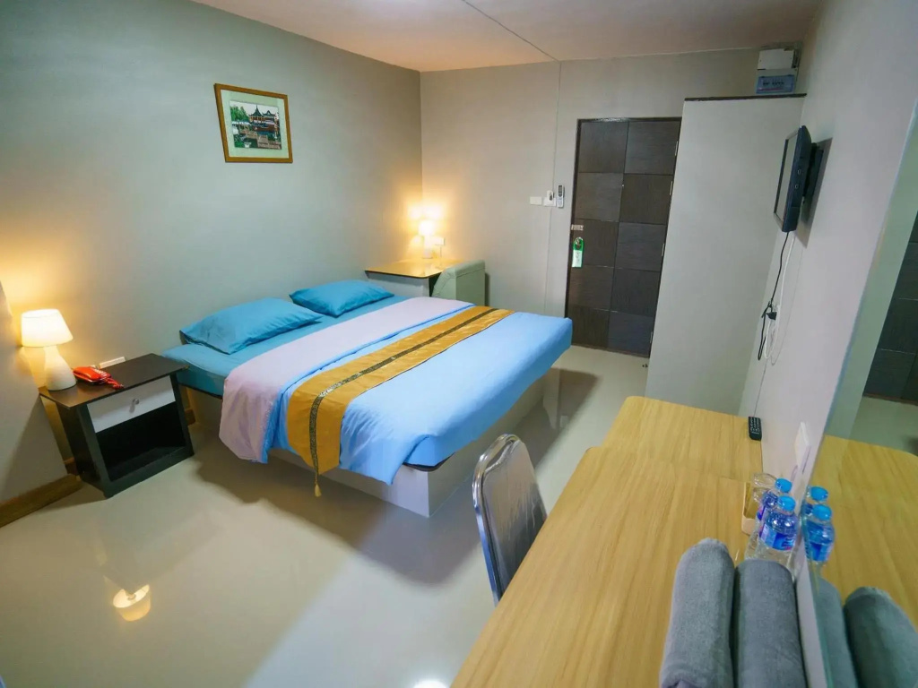 Standard Double room (full double bed)