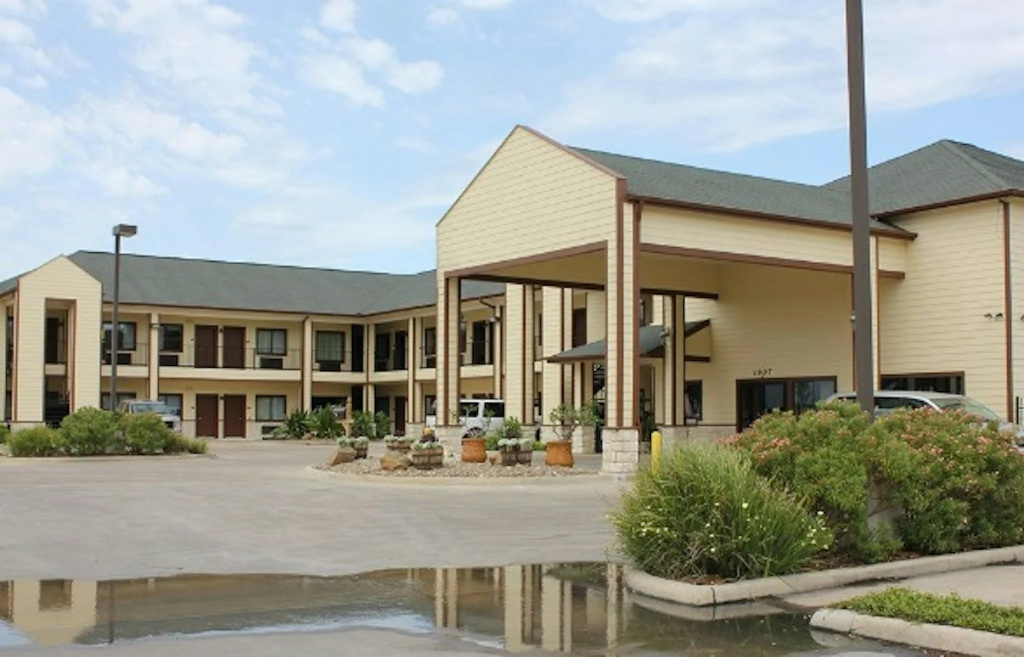 Quality Inn & Suites Victoria South