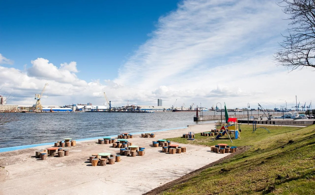 Beach & Waterfront