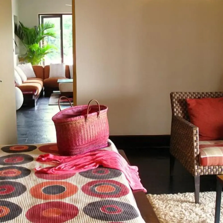 5 Bedrooms Villa