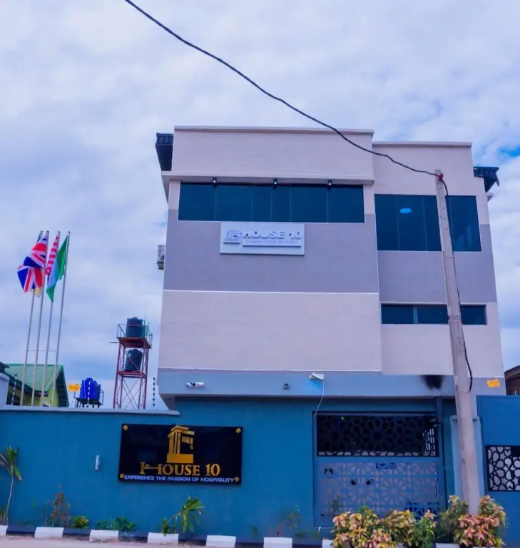 House 10 Luxury Hotel and Suites