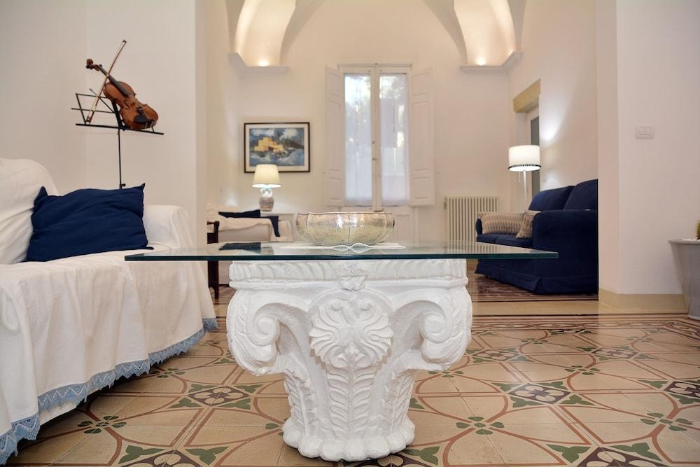 Petra e Culure Luxury Home — 2
