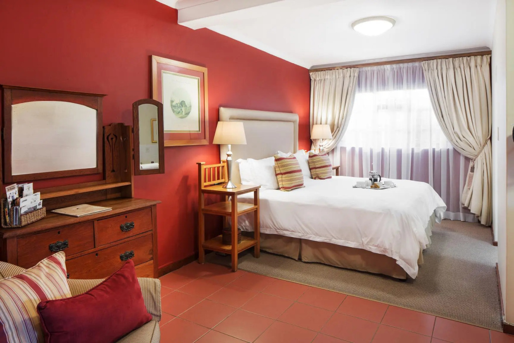 Classic Double room with garden view full double bed