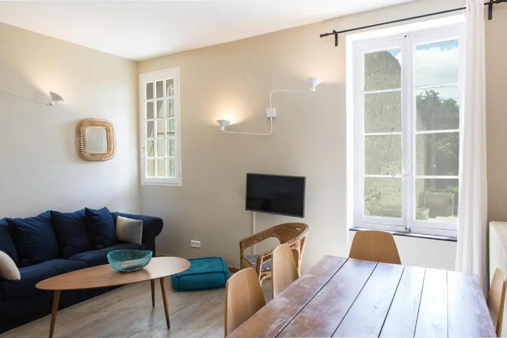 Apartment with garden view