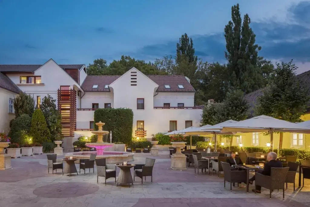 Kristály Imperial Hotel - фото 21