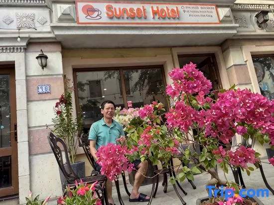 Sea Sunset Hotel - Welcome to a Mixing World of Friends
