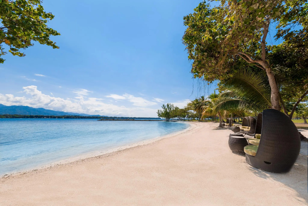 Beach & Waterfront