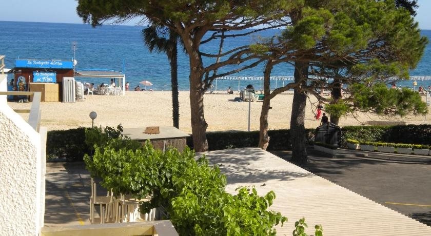 Beach & Waterfront