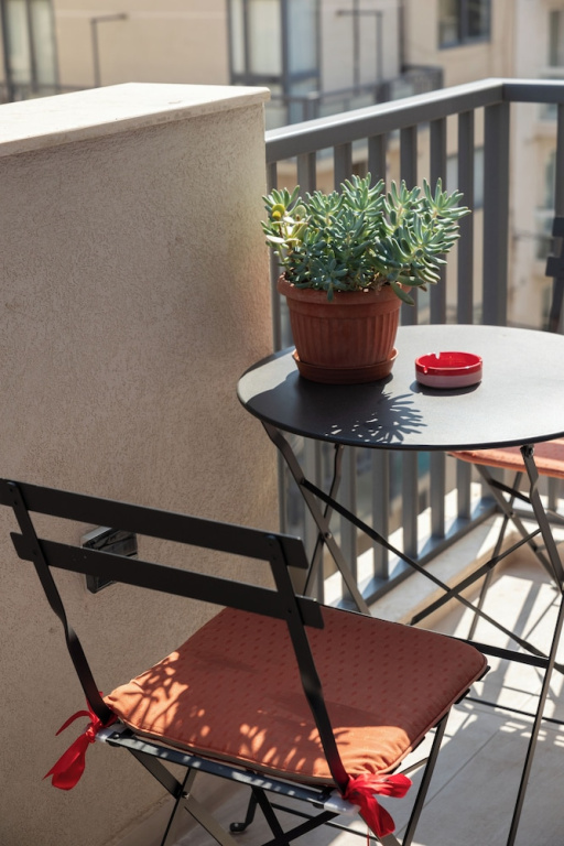 Chic Stay Near Yacht Marina 2 Balconies