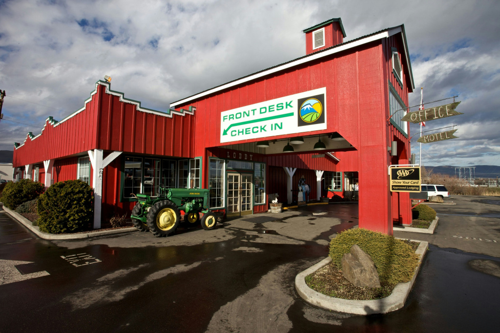 Cousins Country Inn