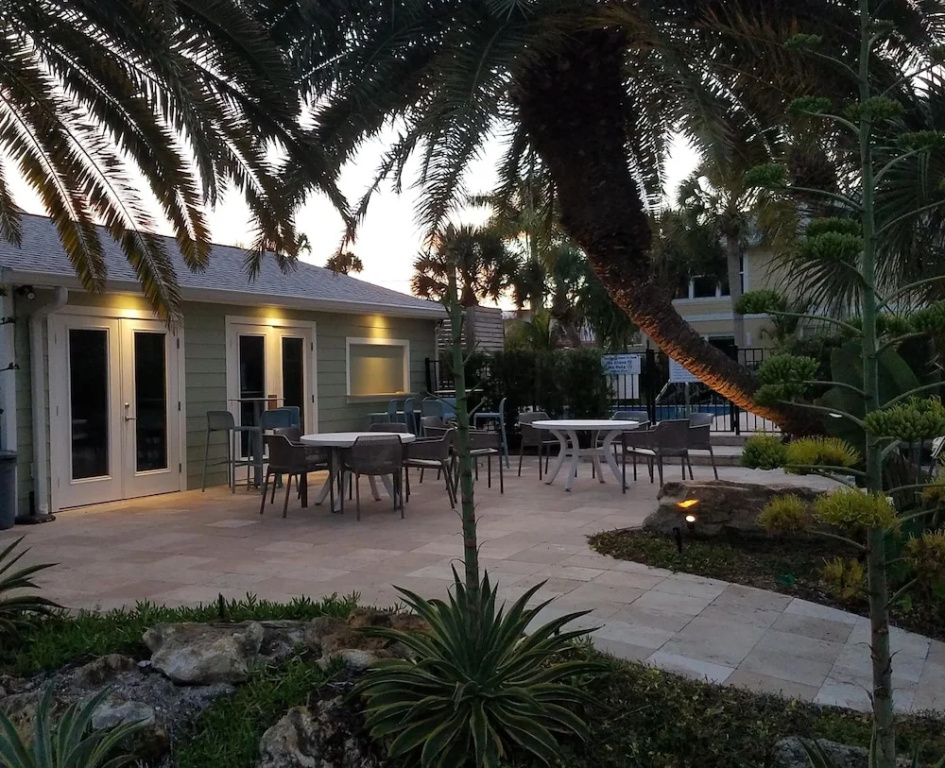 Escape Coastal Resort on Casey Key