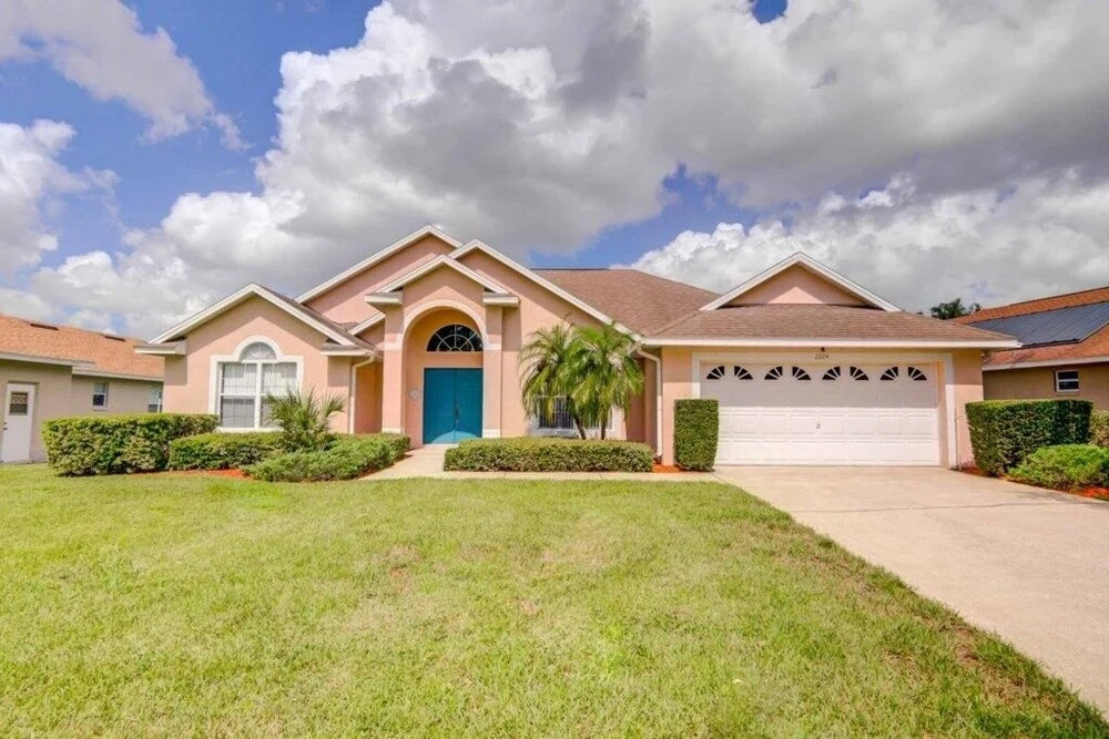 Perfect Family Home Pool & Spa! 4 Bedroom Home by RedAwning