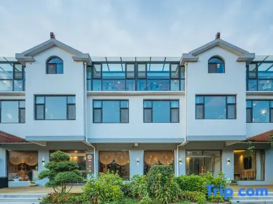 Wuxi one mountain one night Hotel(flower shop in Lingshan Town)