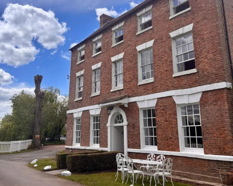 Corse Lawn House Hotel