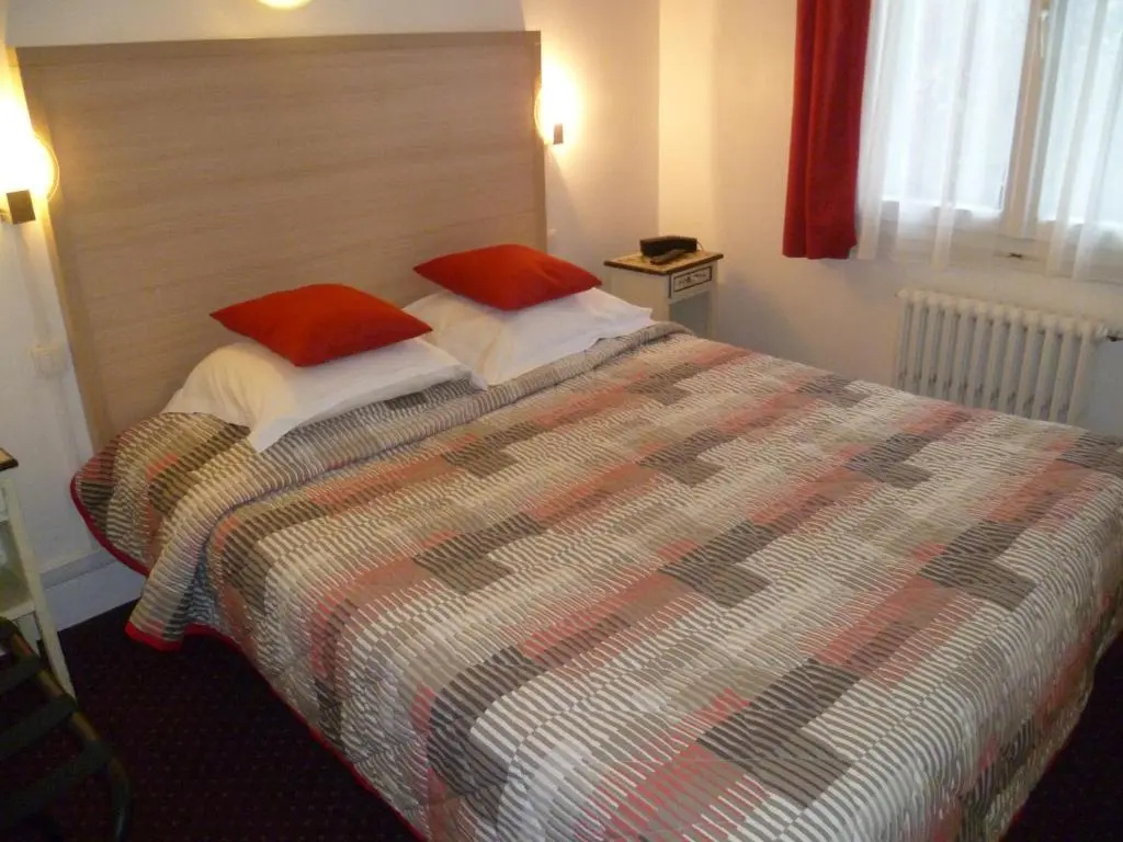Standard Double room with garden view (full double bed)