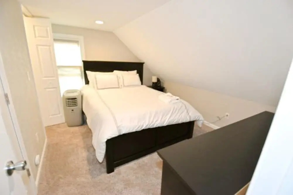 Walk to Notre Dame 3 Bedroom 1 5 Bath Home 717