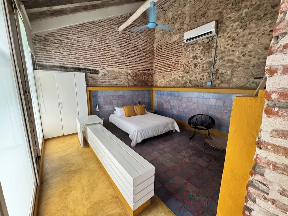 NOK Award Winning 4BR Villa wih Pool at Getsemani