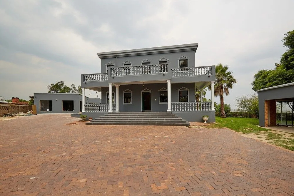 Daze House