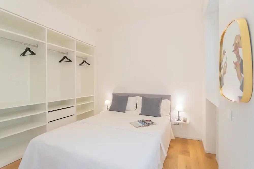 A Step From the Lake Apartment by Rent all Como