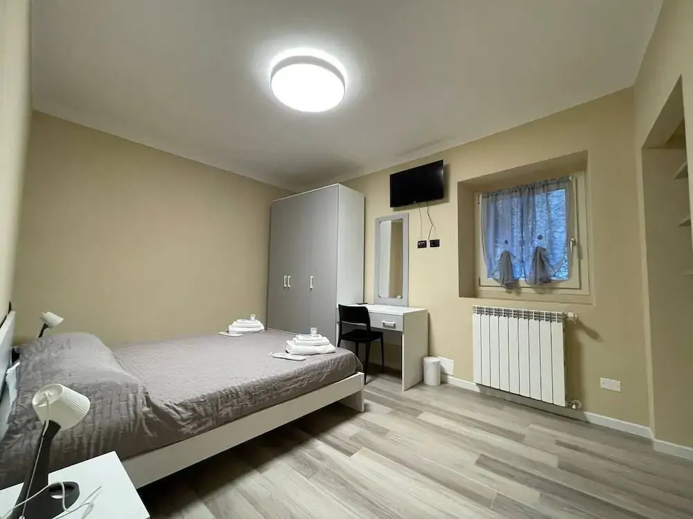 Classic Double room (full double bed)
