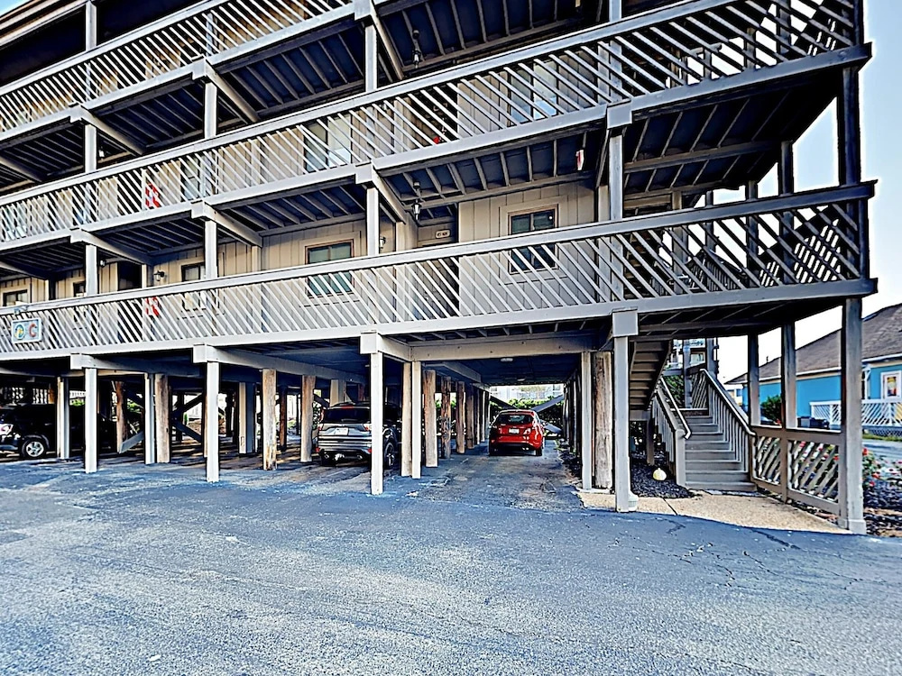 All-suite Penthouse W/ Pool, Walk To Grand Strand 2 Bedroom Condo