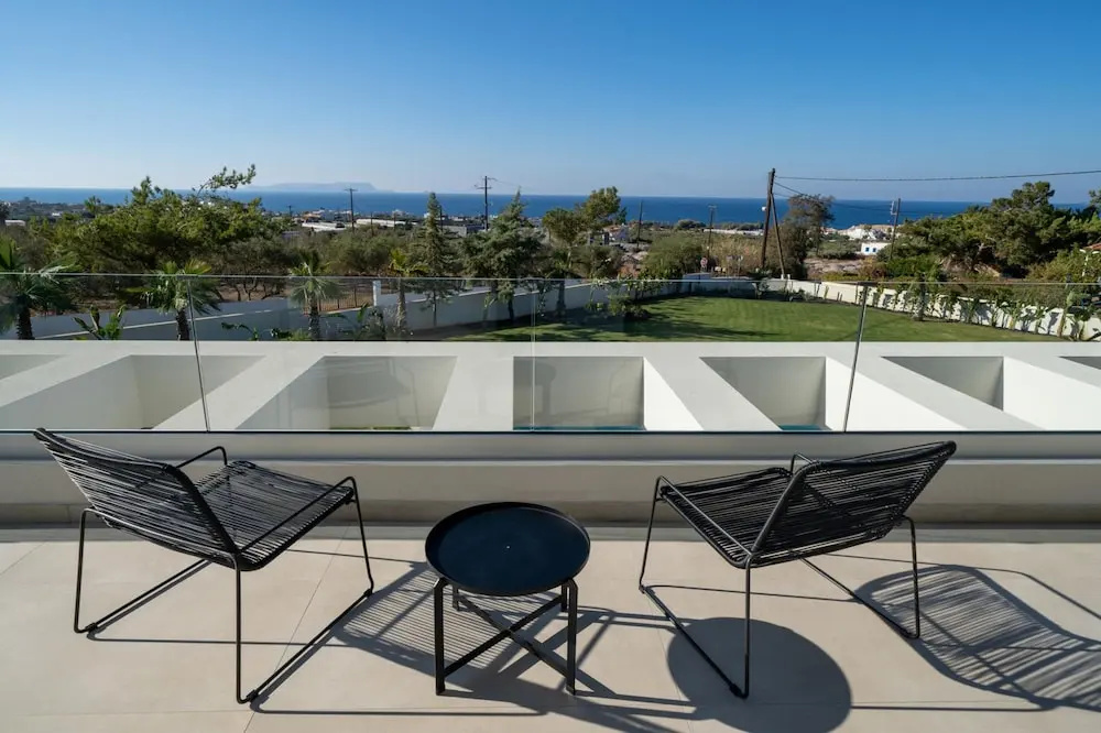 Aethra Grand- Luxury 5-bed Villa 850m From Beach