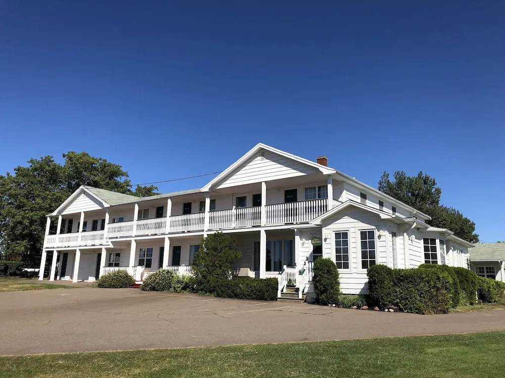 Anne Shirley Motel & Cottages