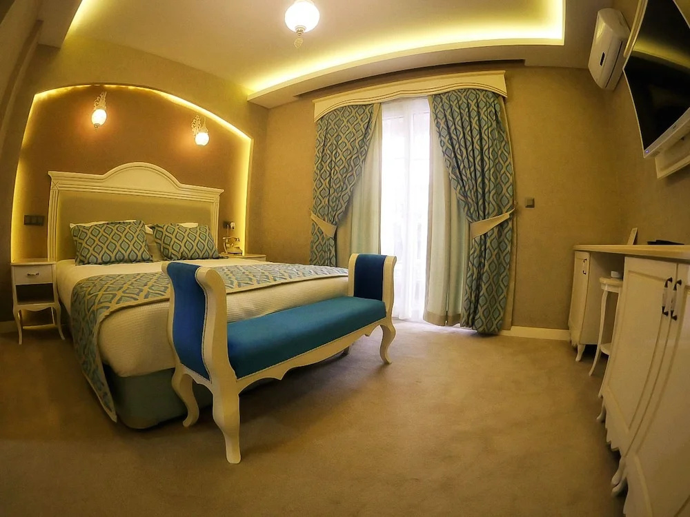 Suite with balcony