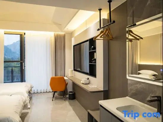 Standard Double room with balcony (twin beds)